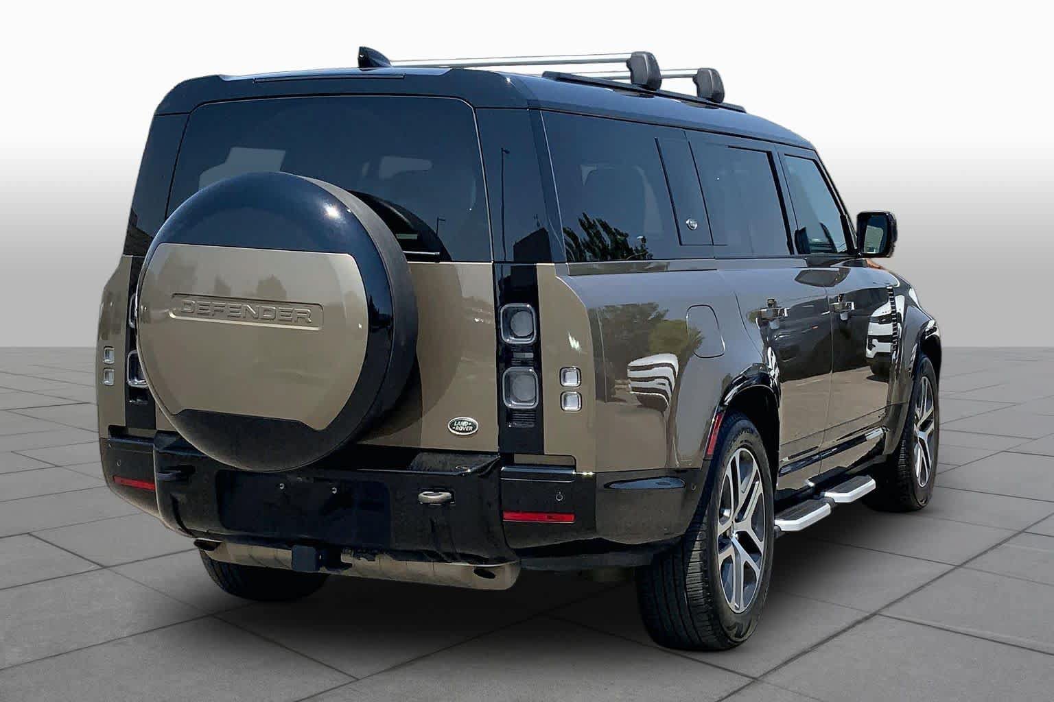 Used 2023 Land Rover Defender 130 X AWD/4WD image 12