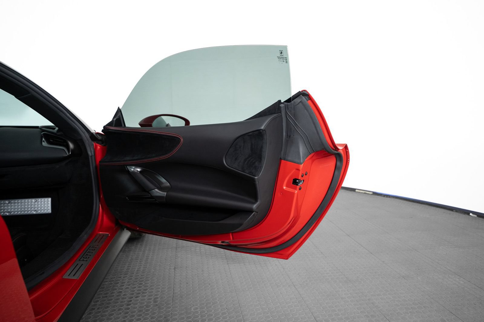 Used 2021 Ferrari SF90 Stradale AWD/4WD image 18