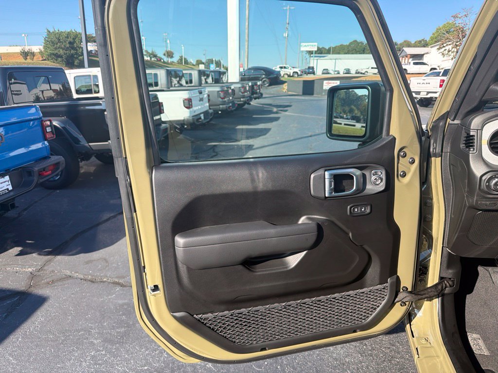 New 2027 Jeep Gladiator Sport AWD/4WD image 24