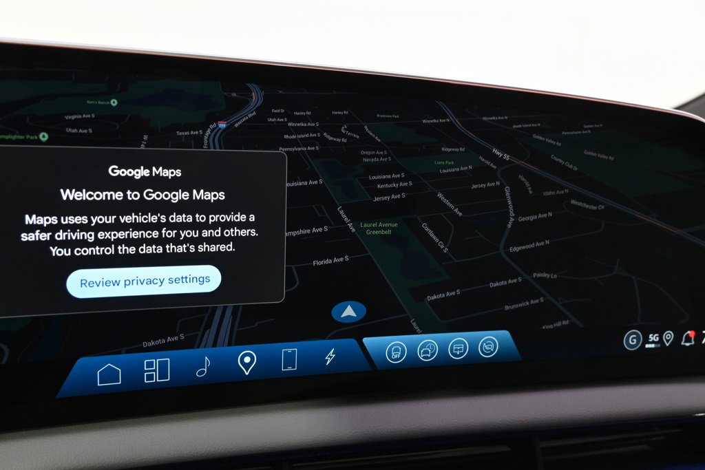 New 2025 Cadillac Optiq Sport 1 image 26