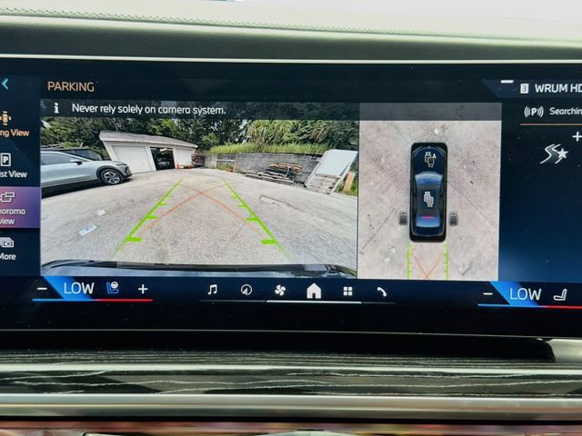Used 2025 BMW i7 eDrive50 w/ M Sport Package RWD image 32