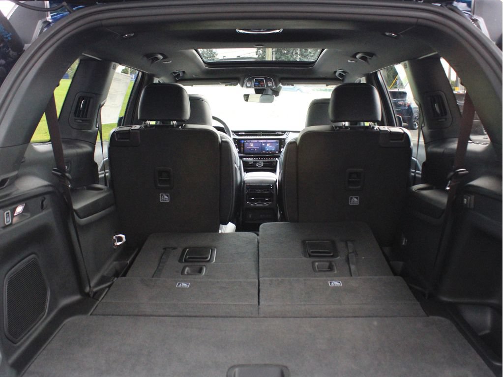 New 2026 Jeep Grand Cherokee L Limited w/ Limited Altitude Package AWD/4WD image 36