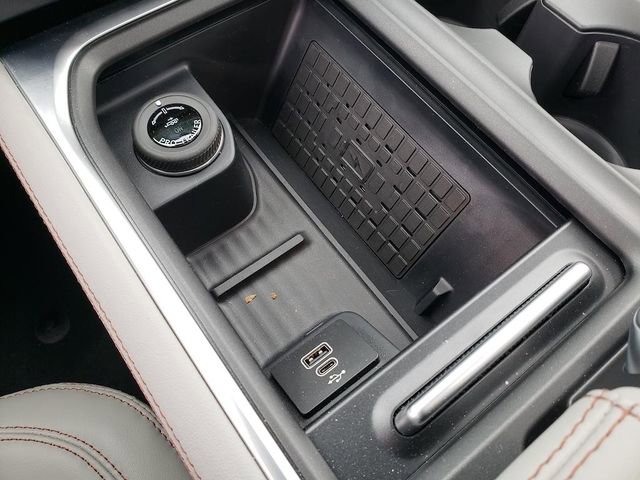 New 2025 Ford Expedition Active image 29