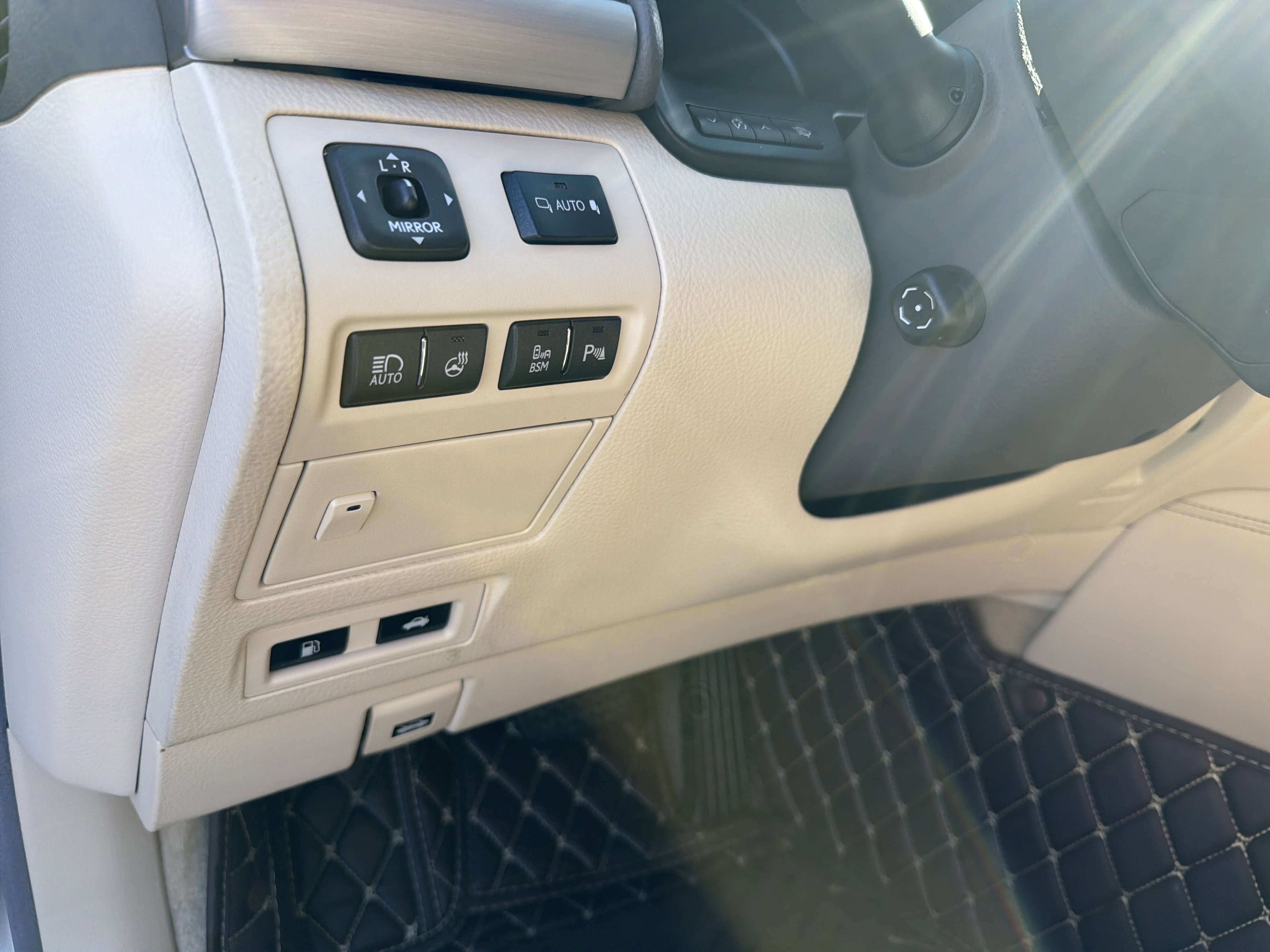 Used 2017 Lexus LS 460 RWD image 27