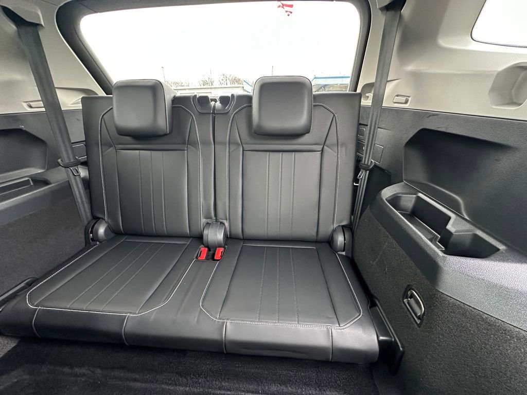 Used 2024 Volkswagen Tiguan SE image 22