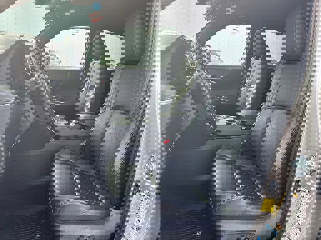 Used 2021 Toyota Venza Limited image 14