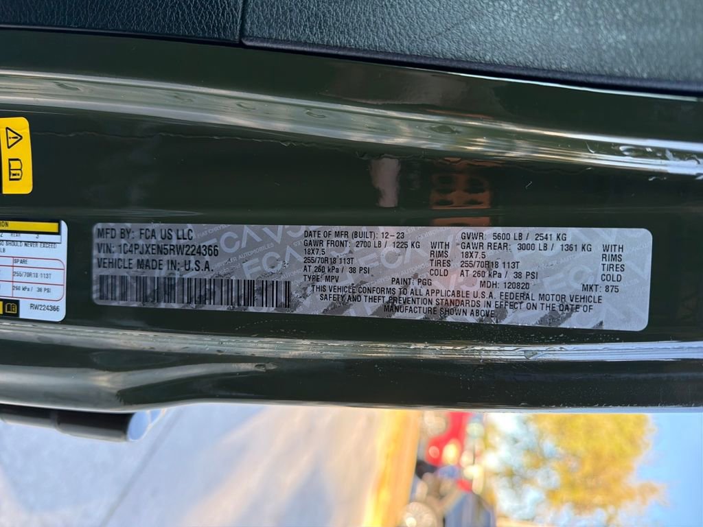 Used 2024 Jeep Wrangler Sahara image 32