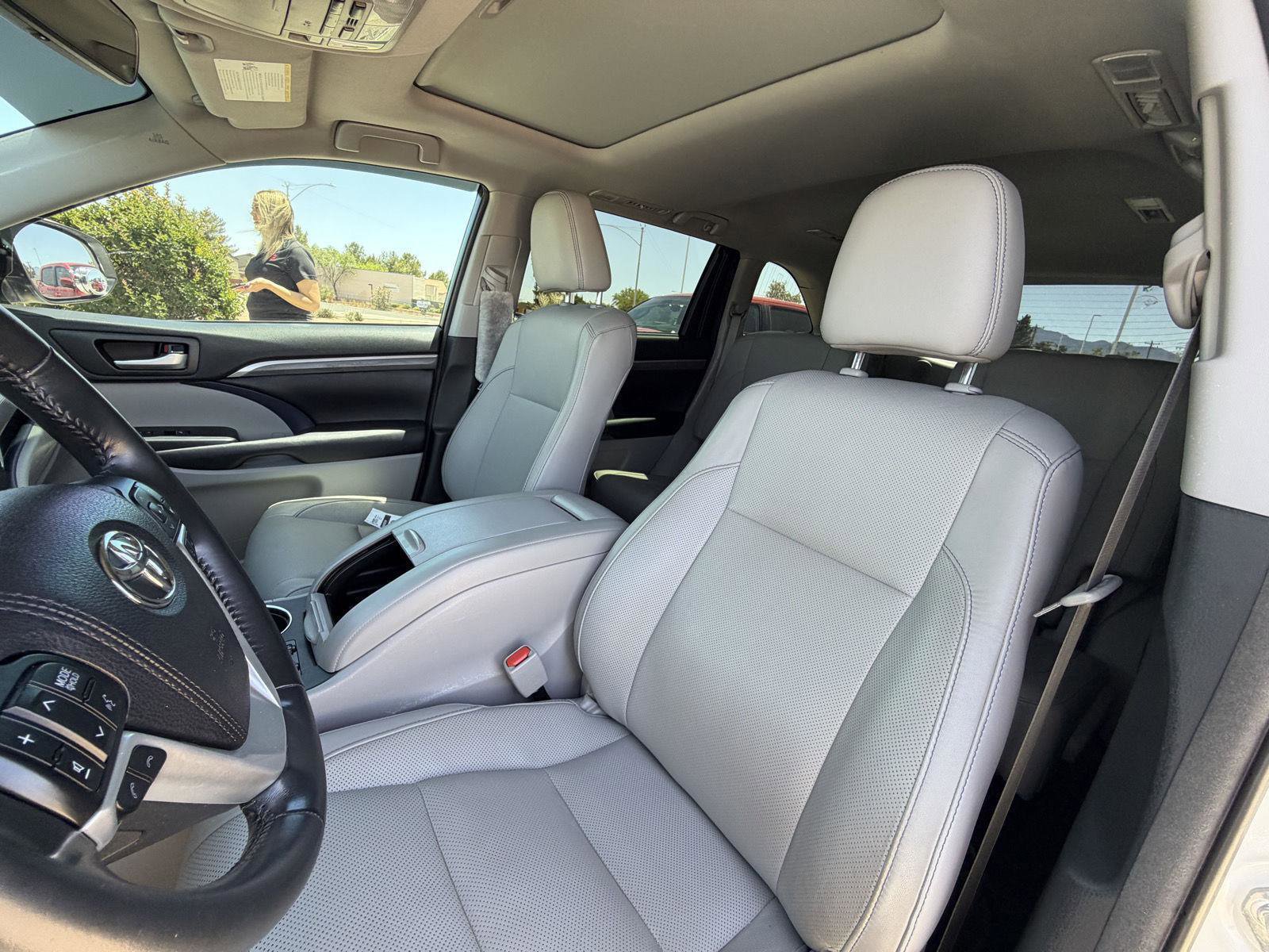 Used 2017 Toyota Highlander Limited AWD/4WD image 15