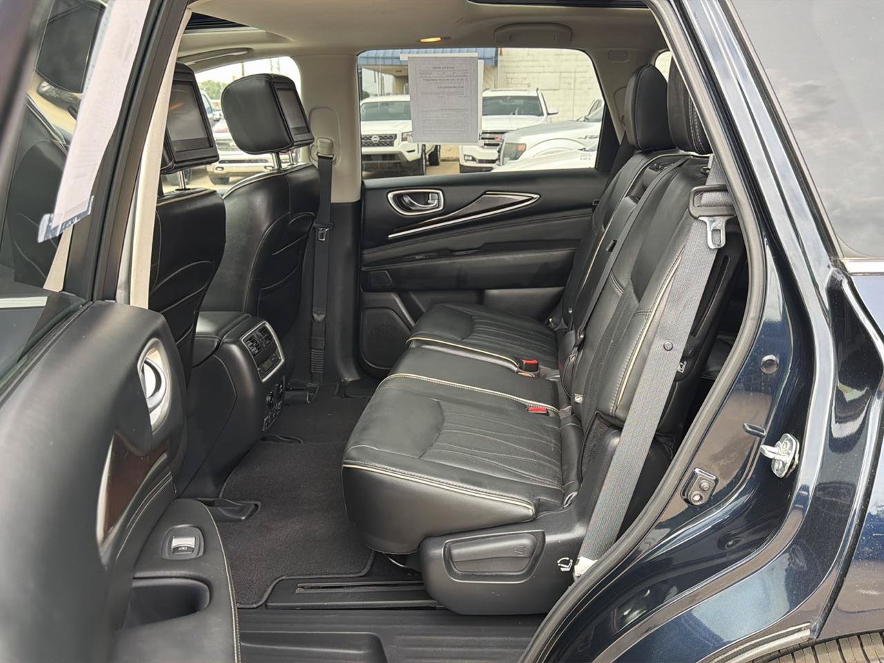Used 2017 INFINITI QX60 Luxe w/ Deluxe Technology Package AWD/4WD image 32