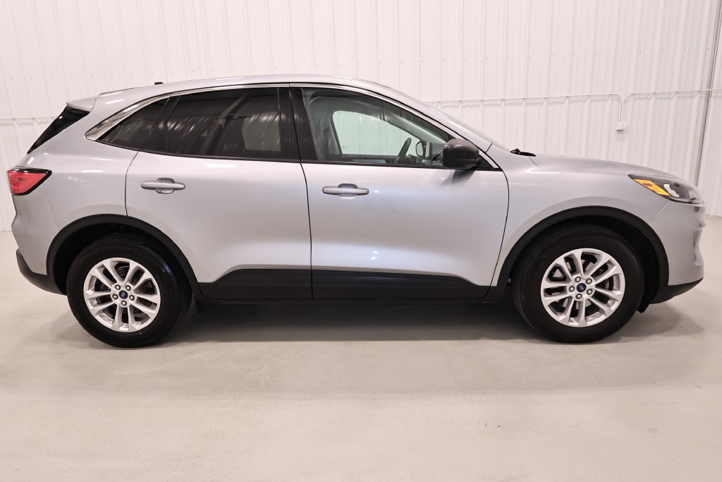 Certified 2022 Ford Escape SE w/ Convenience Package FWD image 2