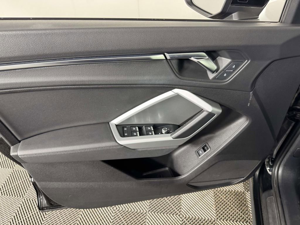 Used 2020 Audi Q3 2.0T Premium Plus w/ Premium Plus Package image 17