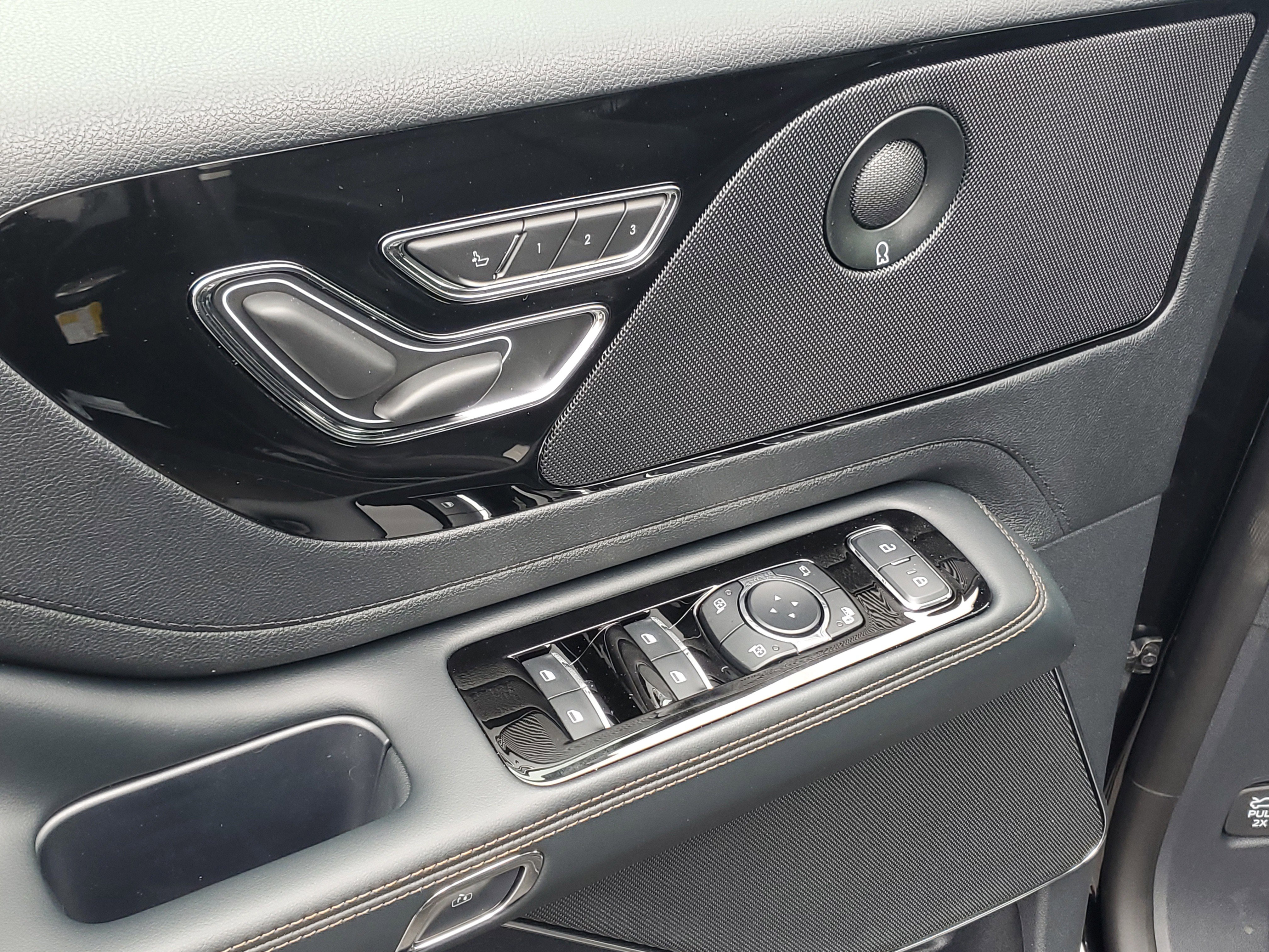 New 2026 Lincoln Aviator Reserve image 9