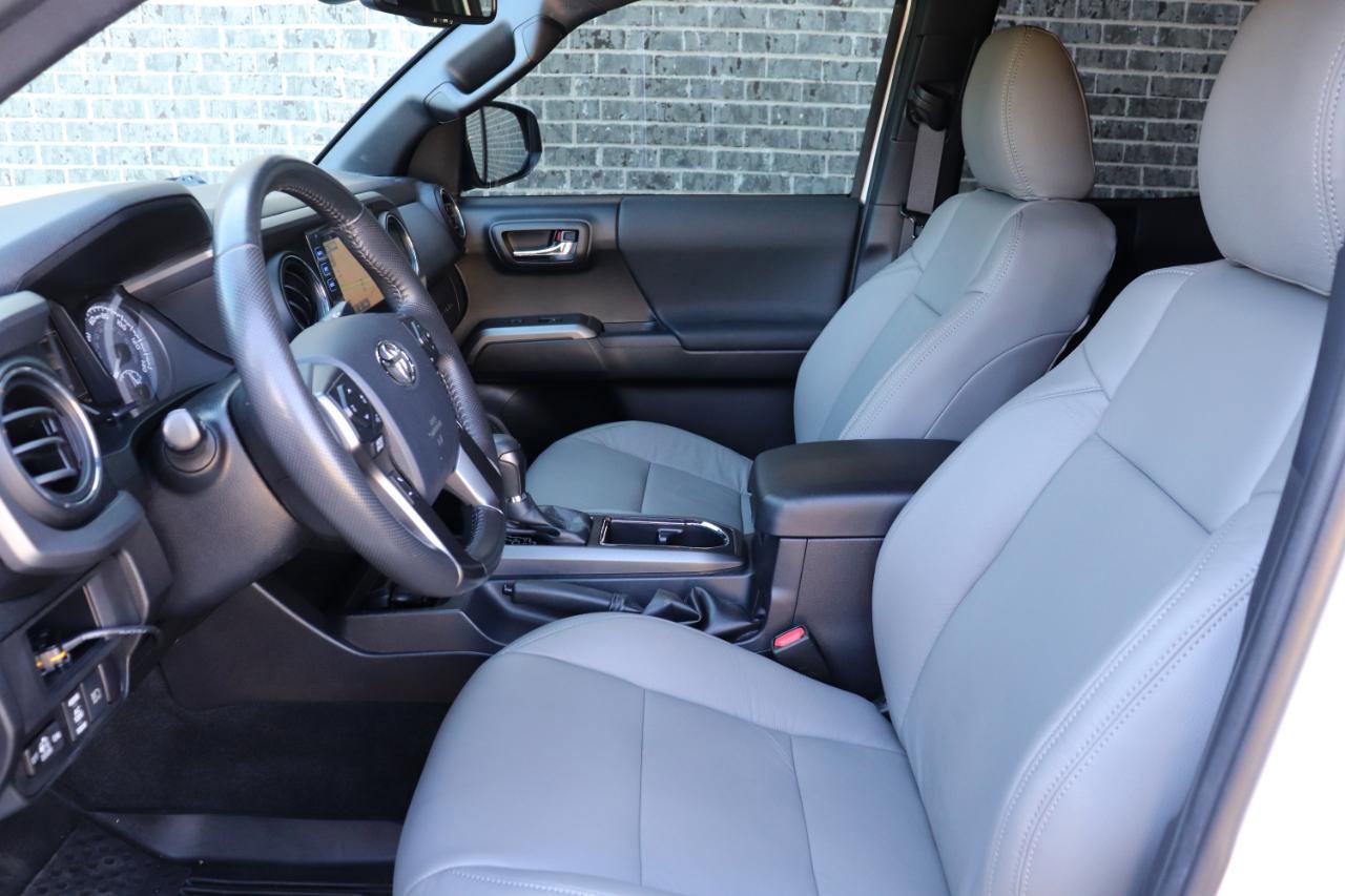 Used 2018 Toyota Tacoma TRD Sport image 46