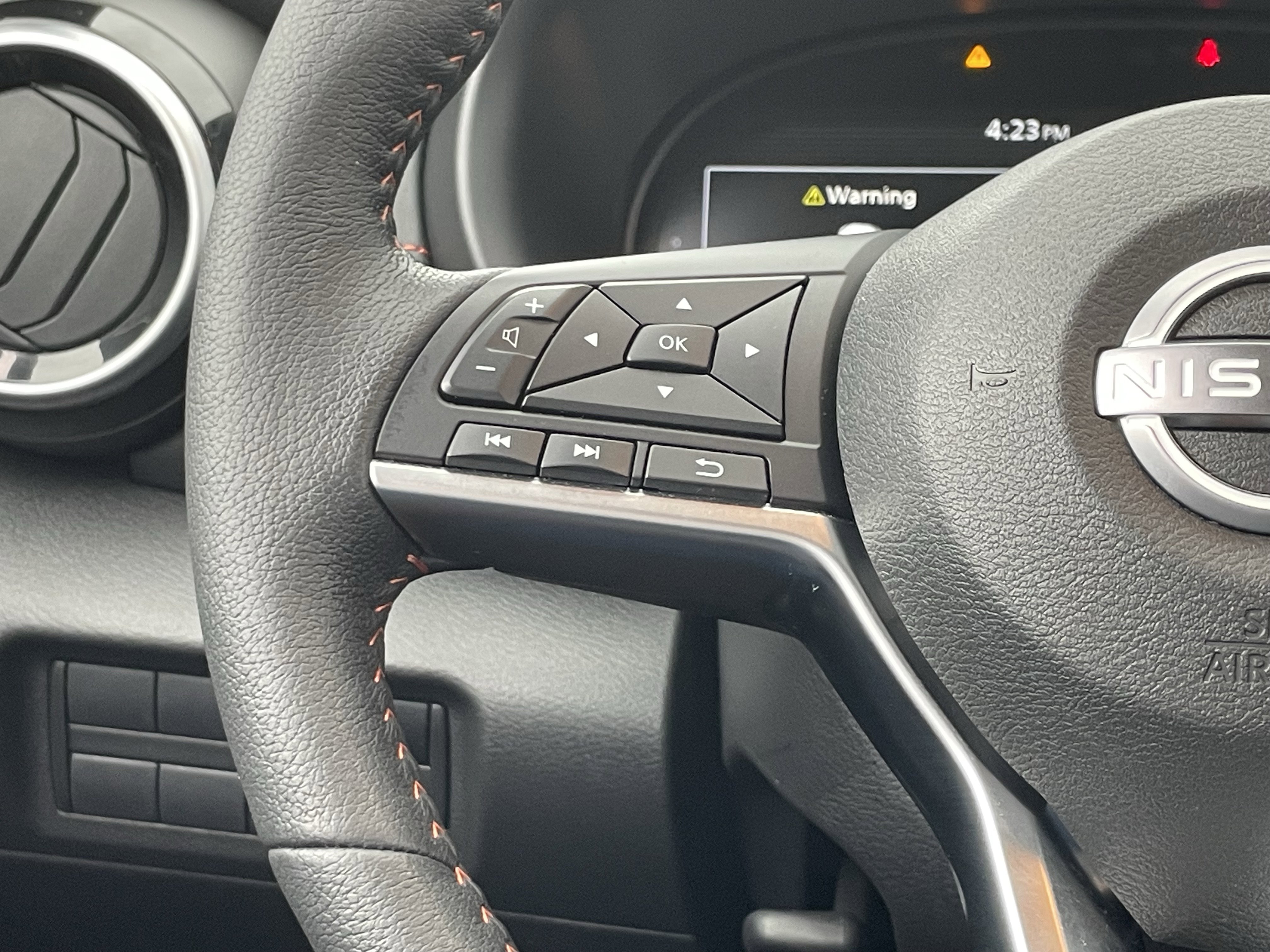 Used 2023 Nissan Kicks SR w/ SR Premium Package image 18