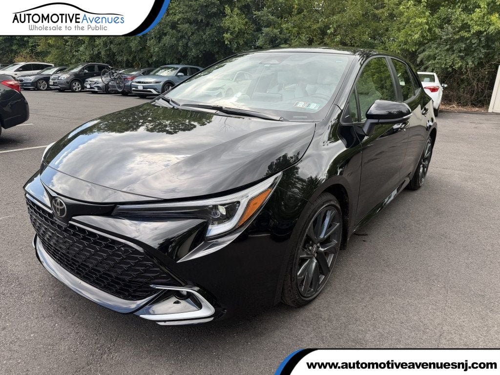 Used 2025 Toyota Corolla XSE FWD image 1