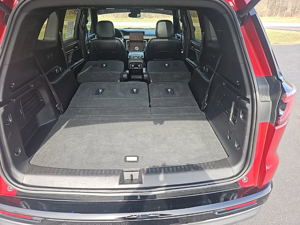 Used 2024 GMC Acadia Denali w/ LPO, Floor Liner Package image 31