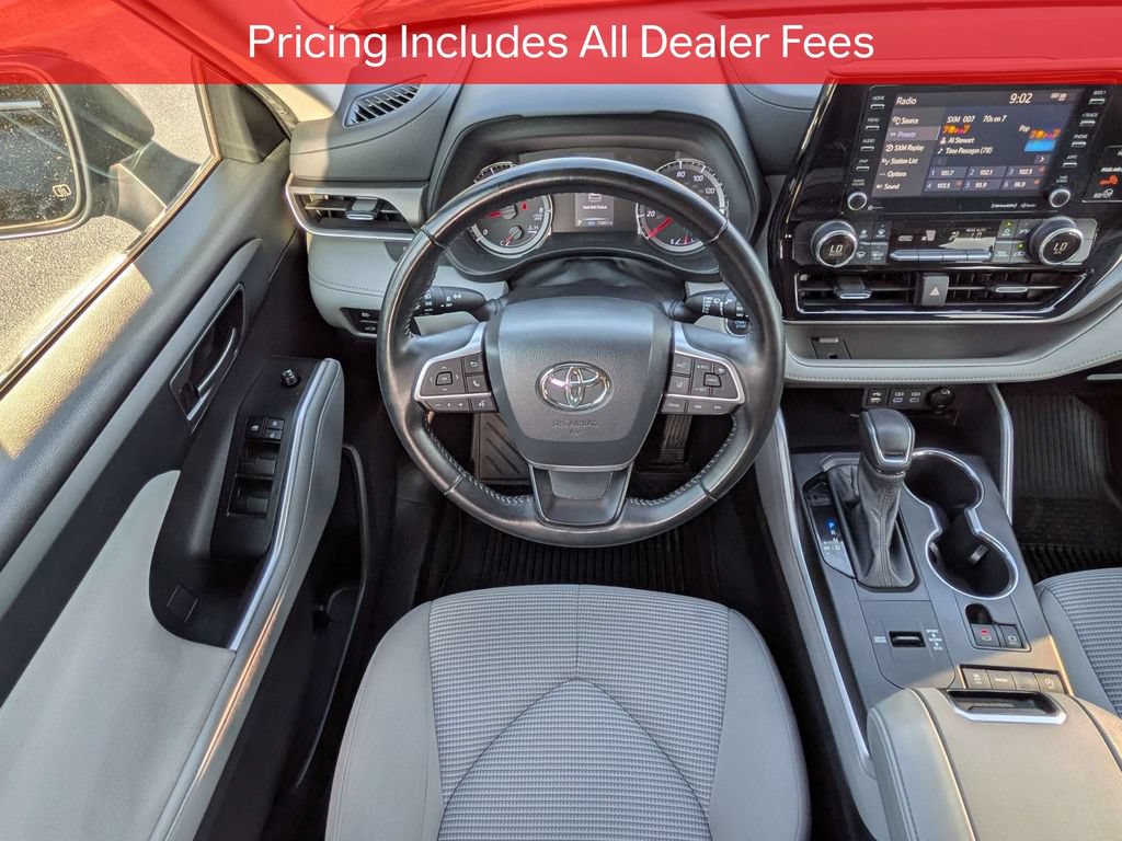 Used 2022 Toyota Highlander LE FWD image 17