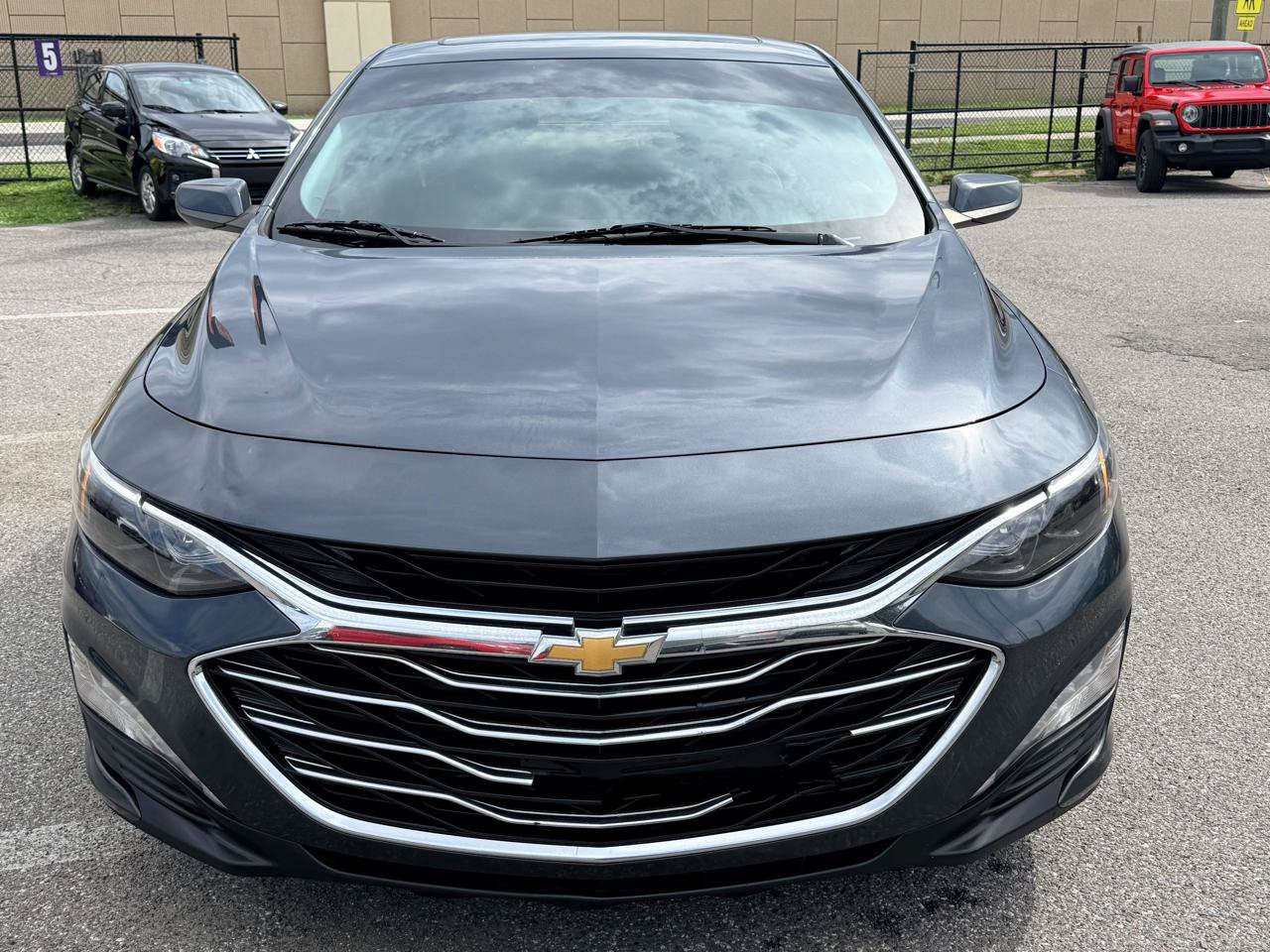 Used 2021 Chevrolet Malibu LT FWD image 2