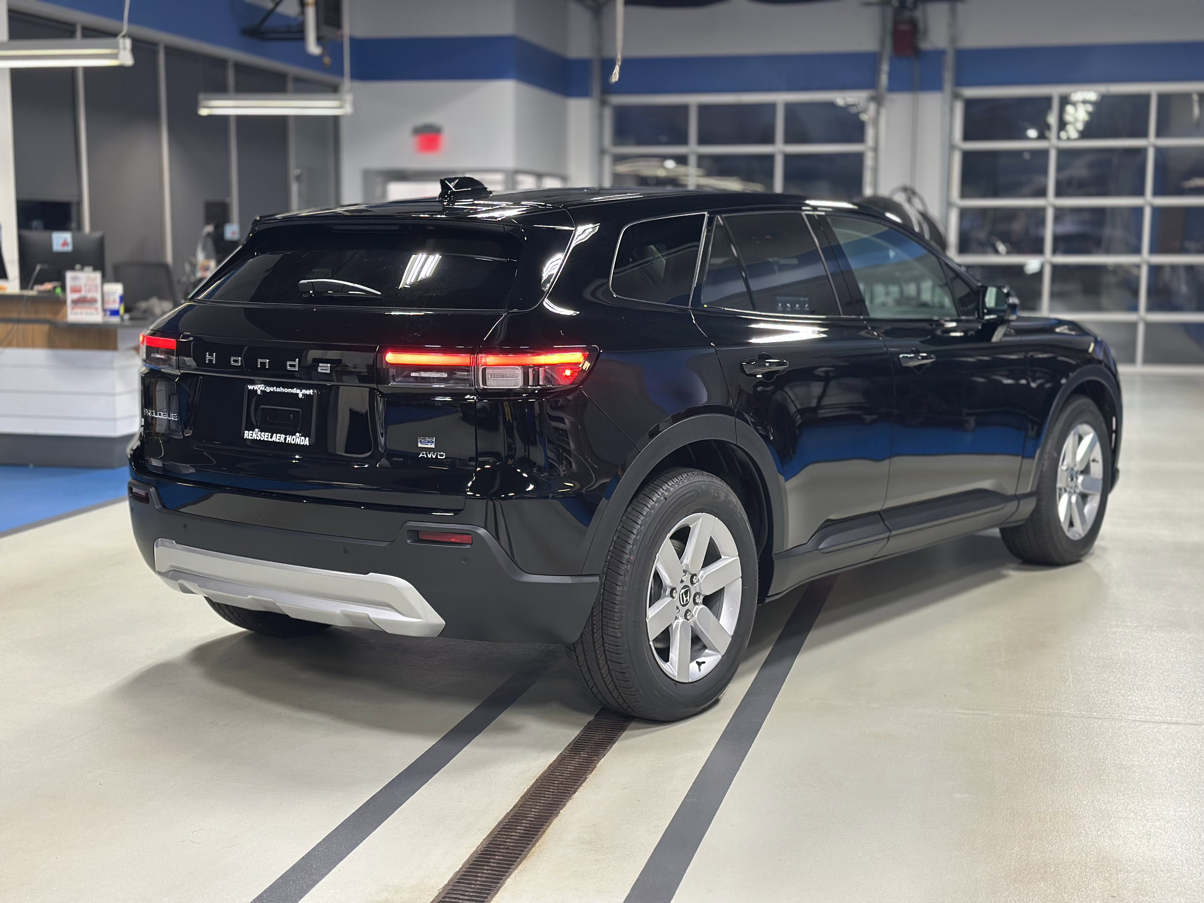 New 2026 Honda Prologue EX image 4