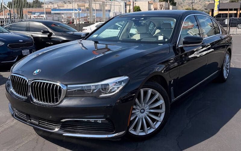 Used 2018 BMW 740e xDrive AWD/4WD image 1
