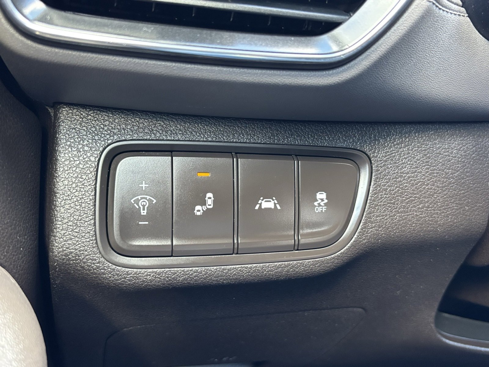 Used 2019 Hyundai Santa Fe SE image 27