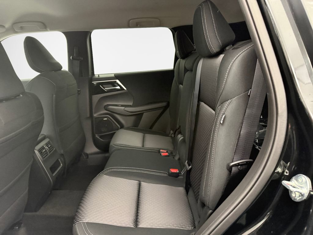 New 2026 Mitsubishi Outlander ES image 23