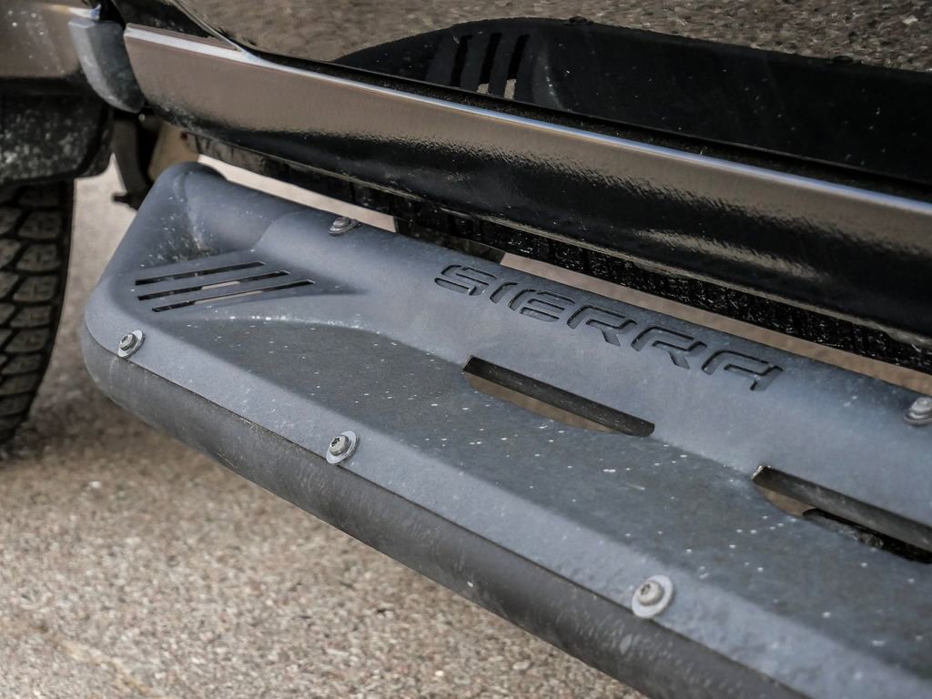 Used 2025 GMC Sierra 1500 AT4 w/ Technology Package image 12