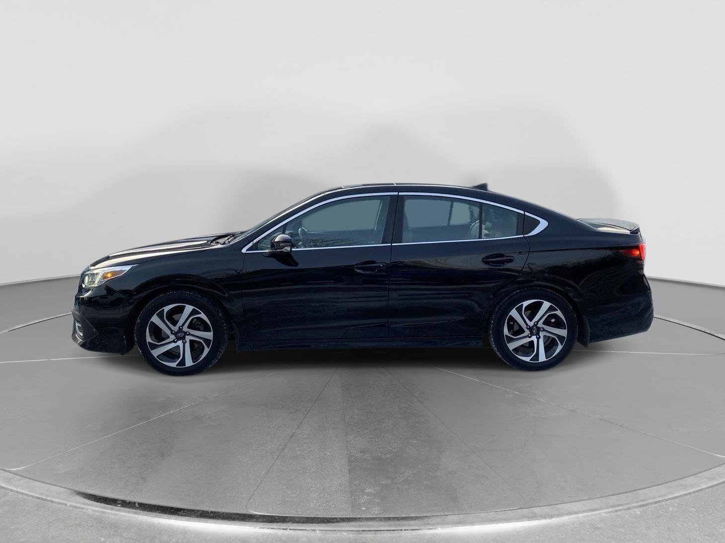 Used 2022 Subaru Legacy Limited AWD/4WD image 2