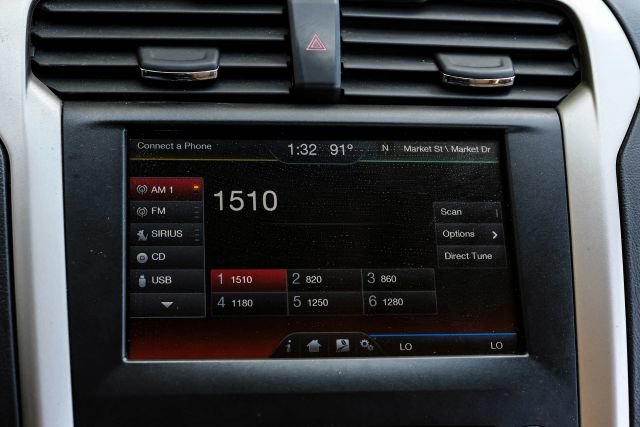 Used 2016 Ford Fusion SE w/ Equipment Group 502A image 35