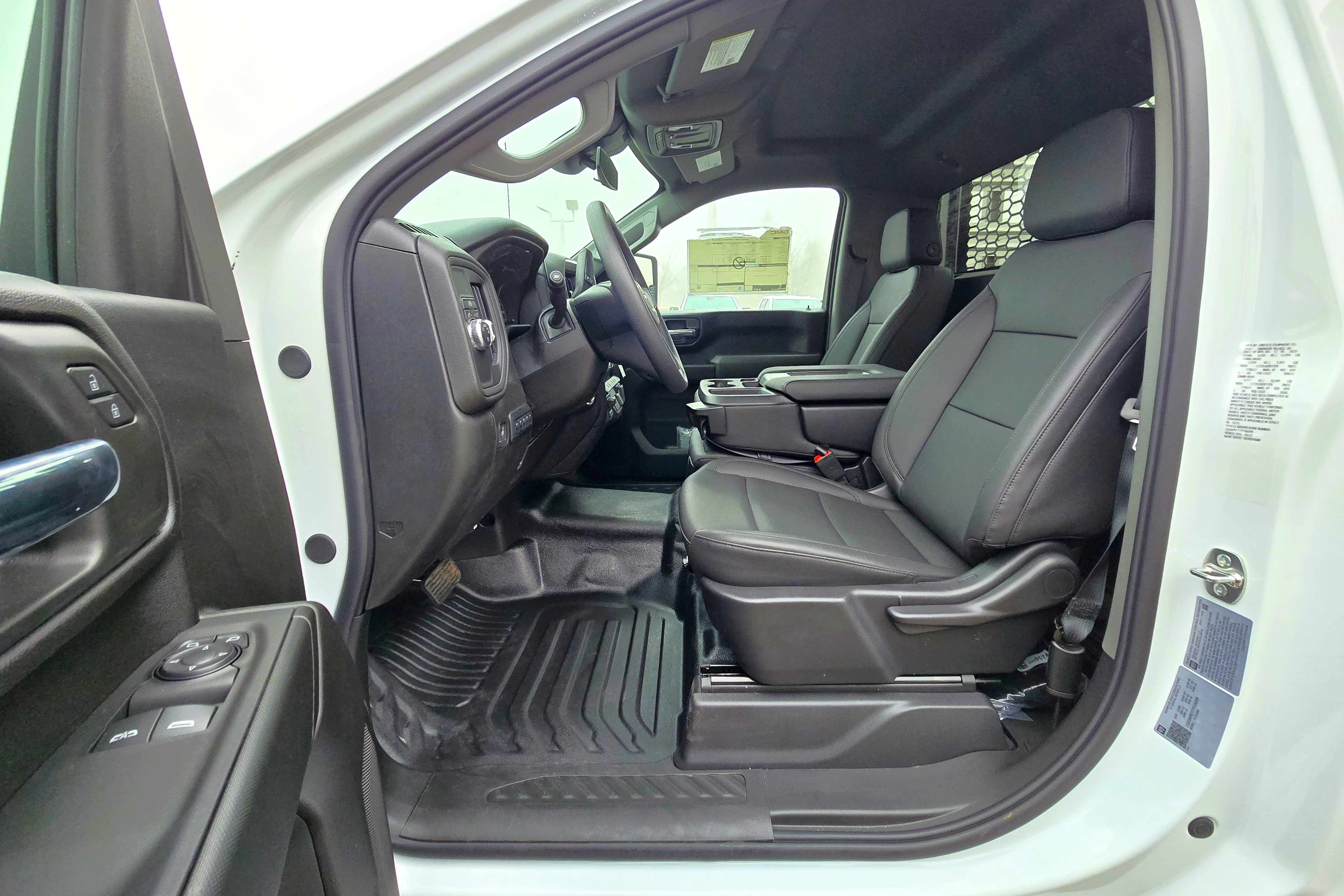 New 2026 GMC Sierra 3500 Pro w/ Convenience Package image 9