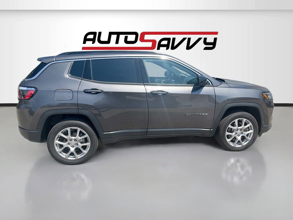 Used 2023 Jeep Compass Latitude image 8