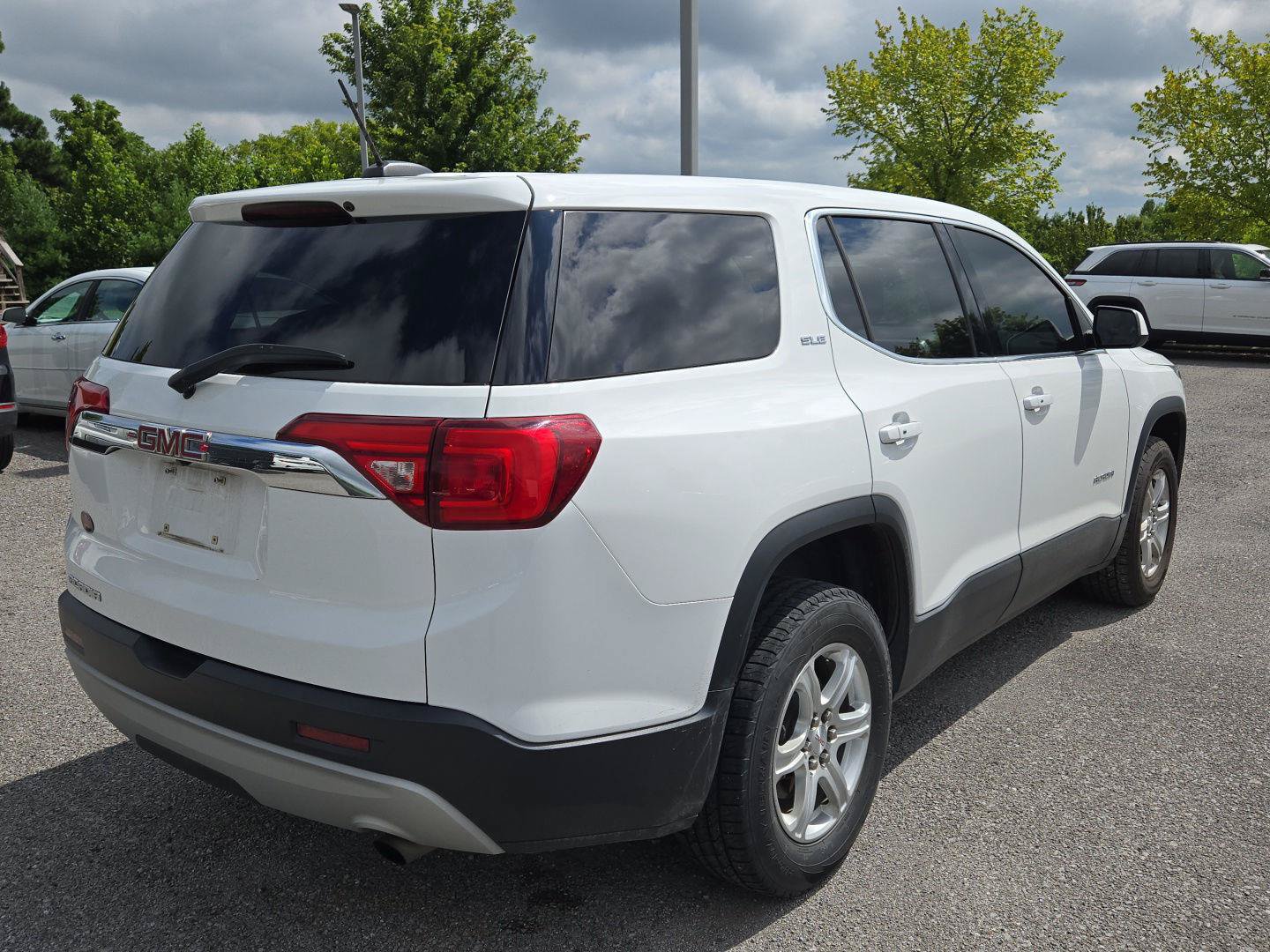 Used 2019 GMC Acadia SLE FWD image 7
