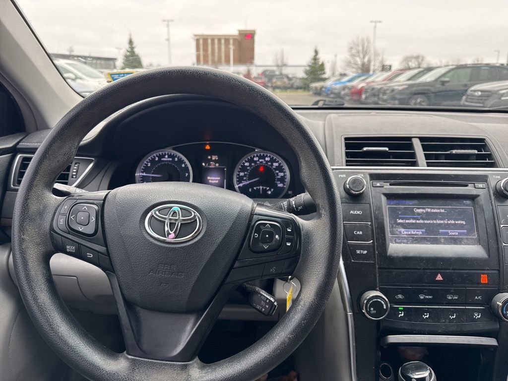 Used 2016 Toyota Camry LE image 10
