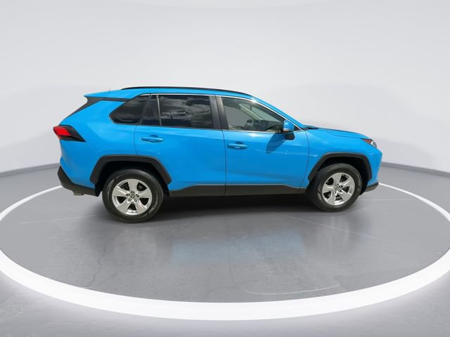 Used 2021 Toyota RAV4 XLE w/ Convenience Package FWD image 8