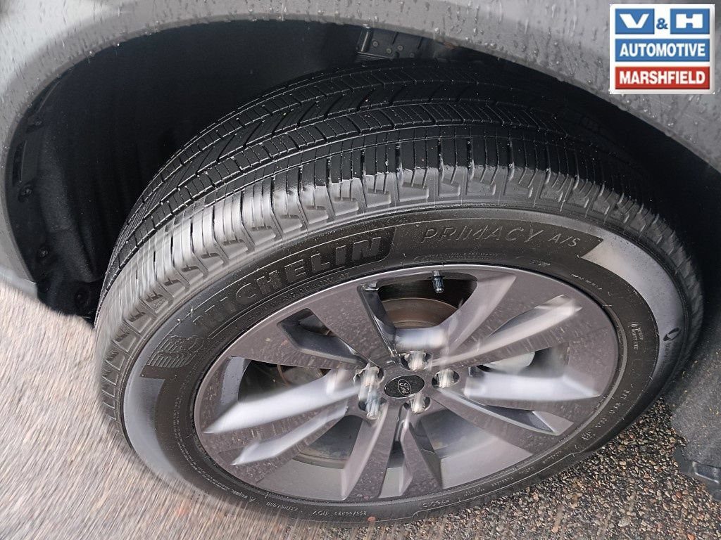 Used 2024 Ford Explorer XLT w/ Equipment Group 202A AWD/4WD image 23
