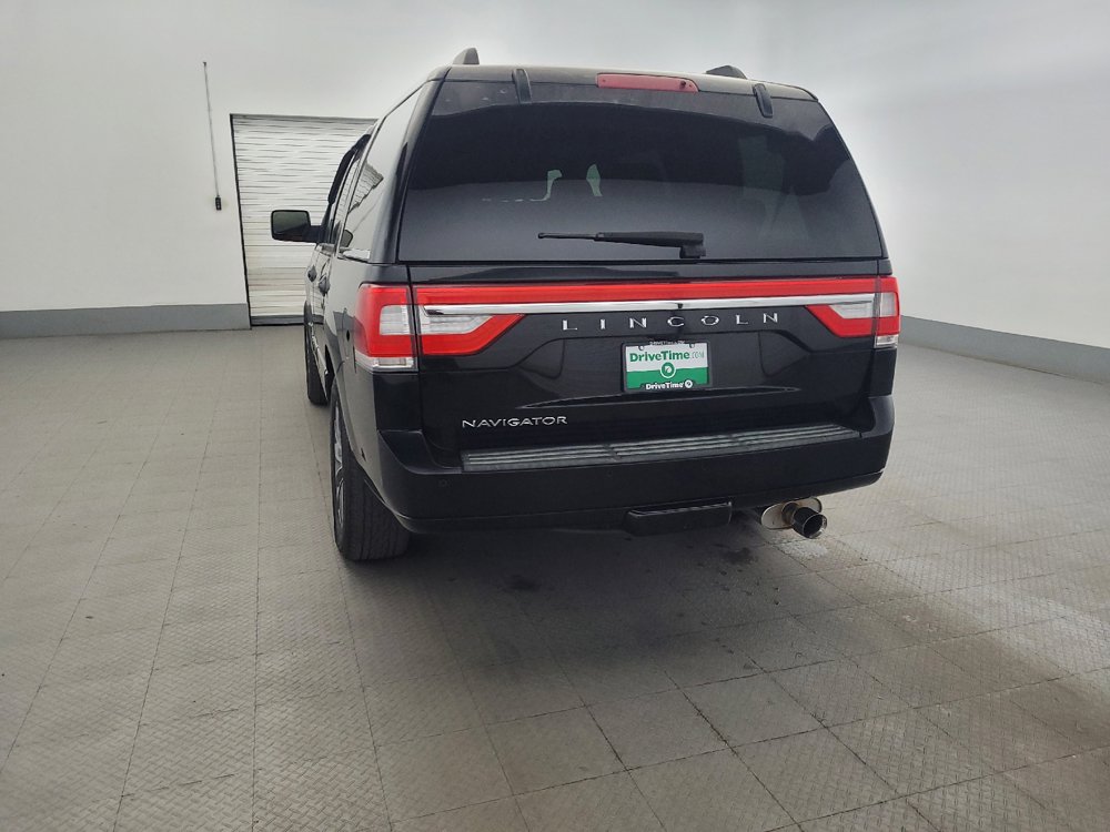 Used 2017 Lincoln Navigator Select AWD/4WD image 6