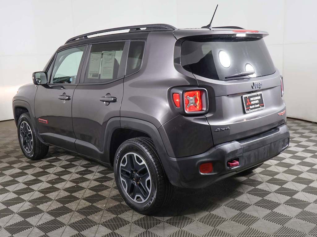 Used 2017 Jeep Renegade Trailhawk w/ Premium Trailhawk Package AWD/4WD image 7