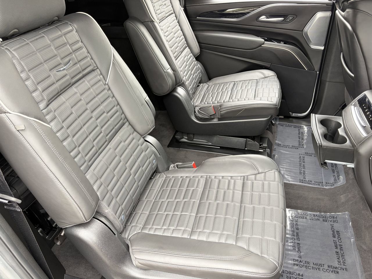 Certified 2024 Cadillac Escalade ESV V w/ Heavy-Duty Trailer Package image 14