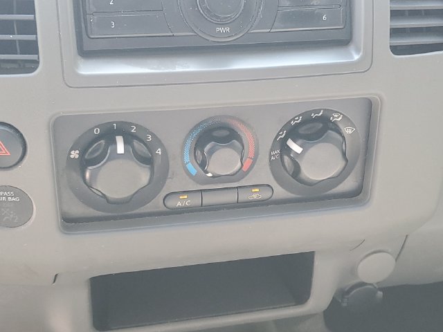 Used 2009 Nissan Frontier XE w/ XE Preferred Pkg RWD image 12