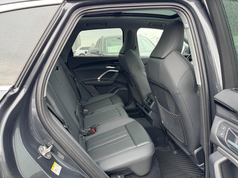 New 2025 Audi Q5 Prestige image 5