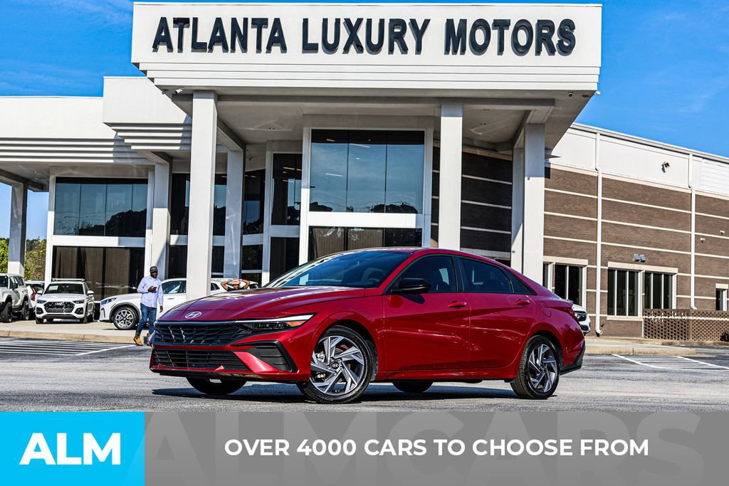 Used 2025 Hyundai Elantra Sport FWD image 2