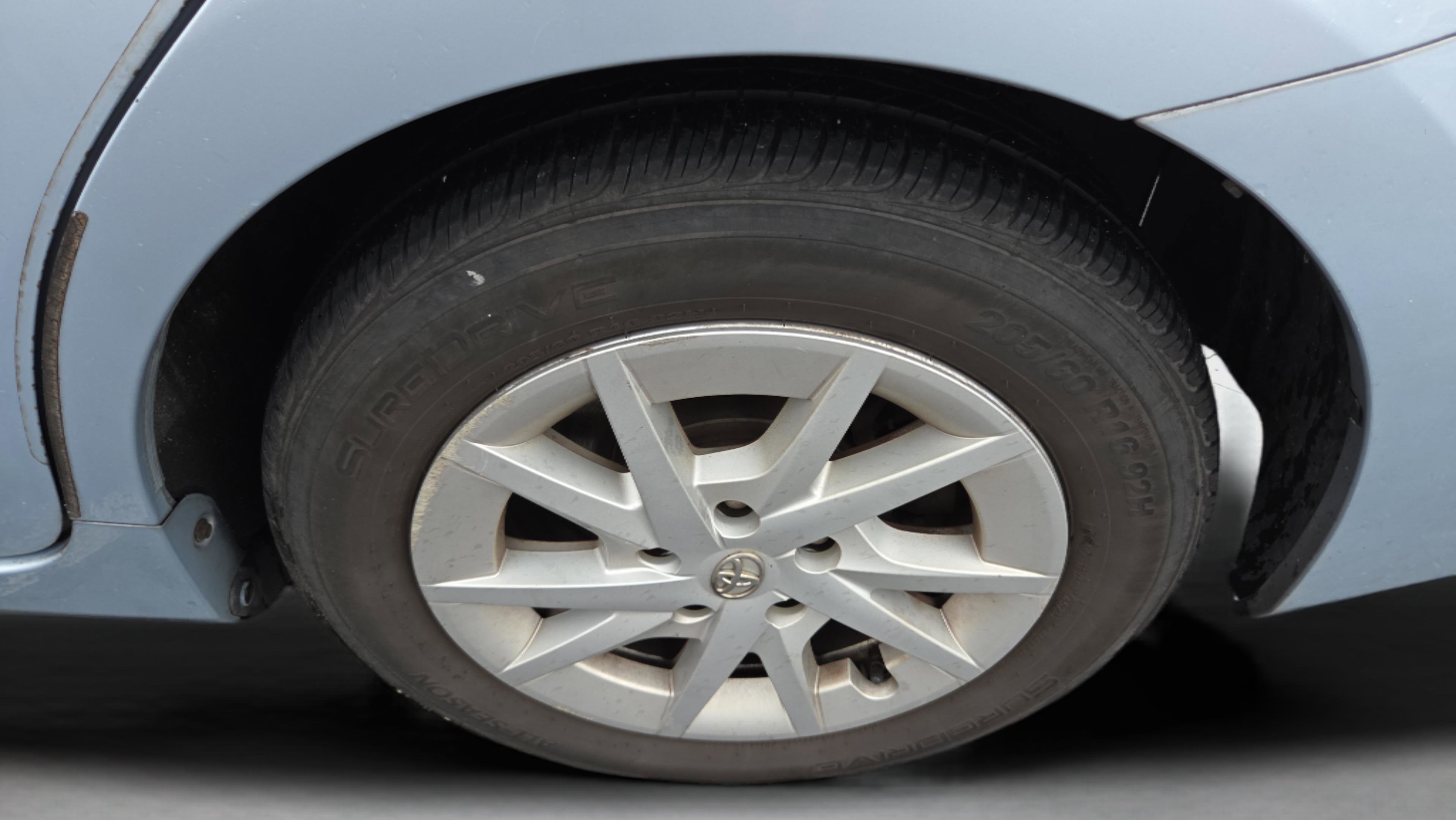 Used 2014 Toyota Prius V Three image 30