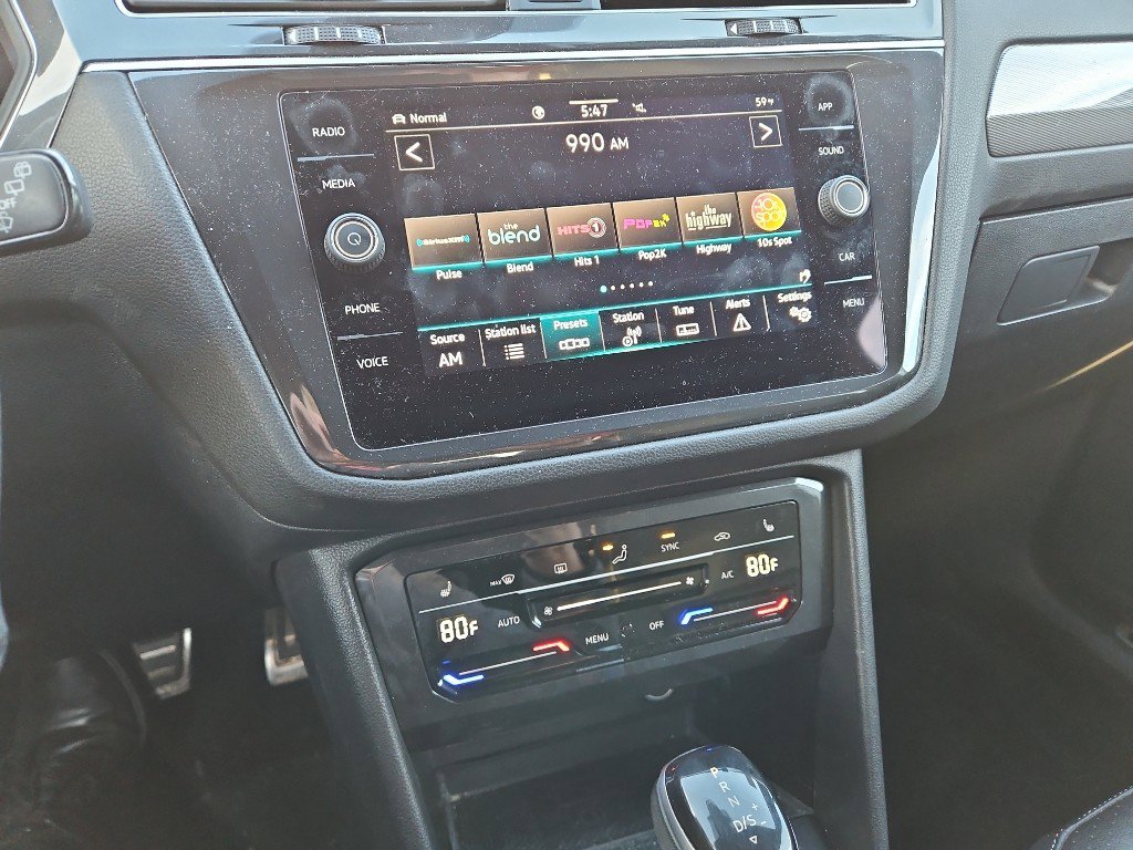 Used 2023 Volkswagen Tiguan SE R-Line image 12