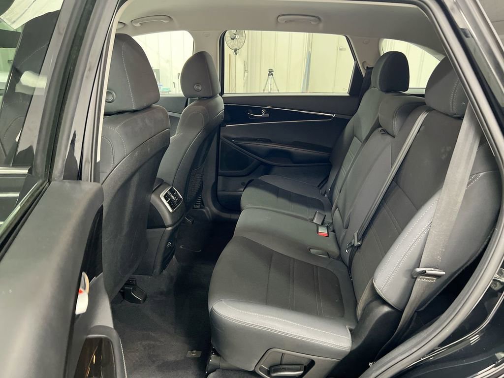 Used 2019 Kia Sorento L image 21