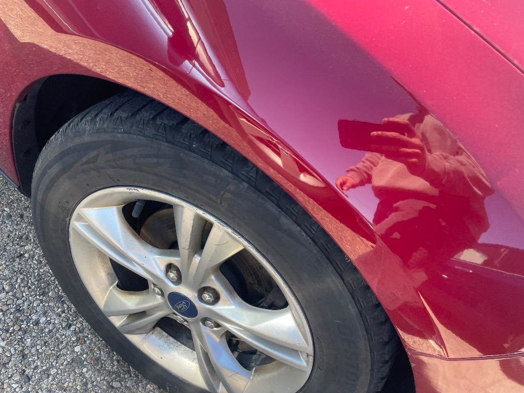 Used 2014 Ford Focus SE w/ SE Winter Package image 4