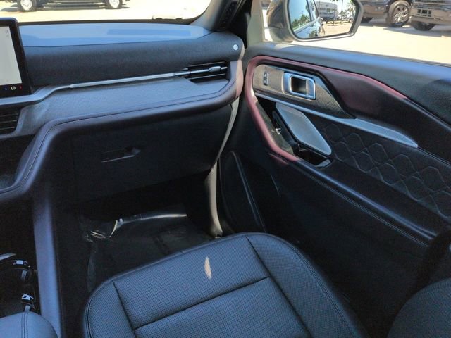 Used 2025 Ford Explorer Platinum w/ LUX Leather Package image 17