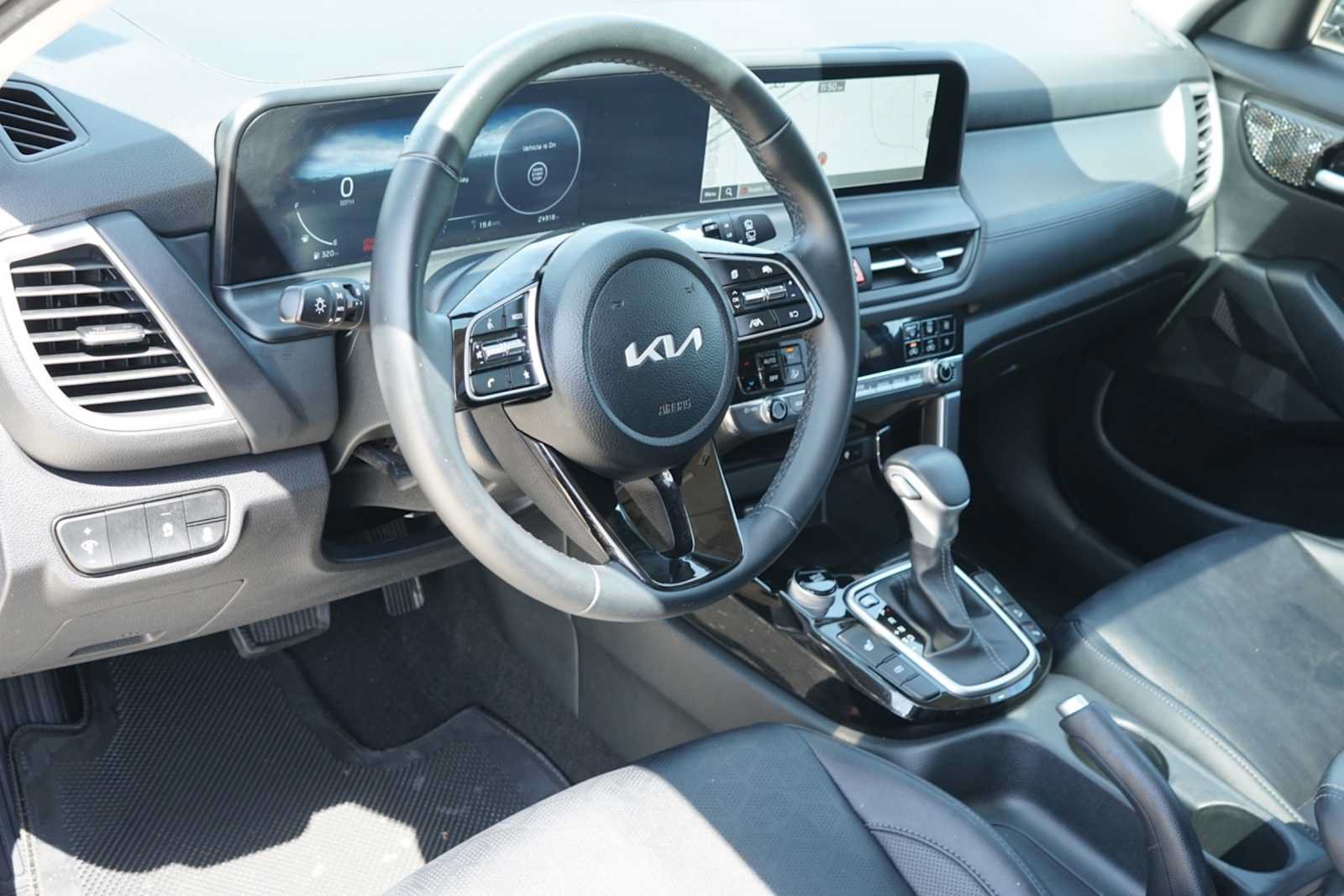 Used 2025 Kia Seltos EX w/ EX Sunroof Package FWD image 8