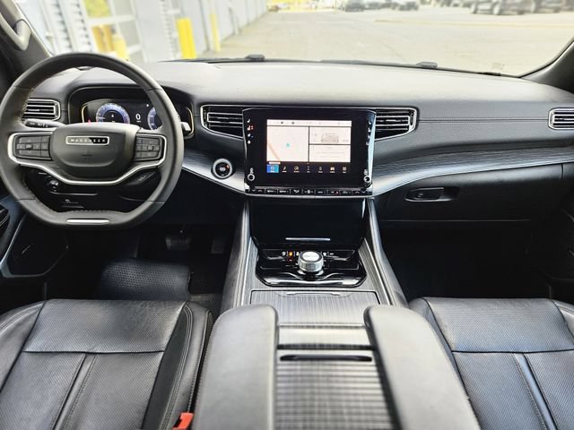 Used 2024 Jeep Wagoneer L Series II RWD image 15