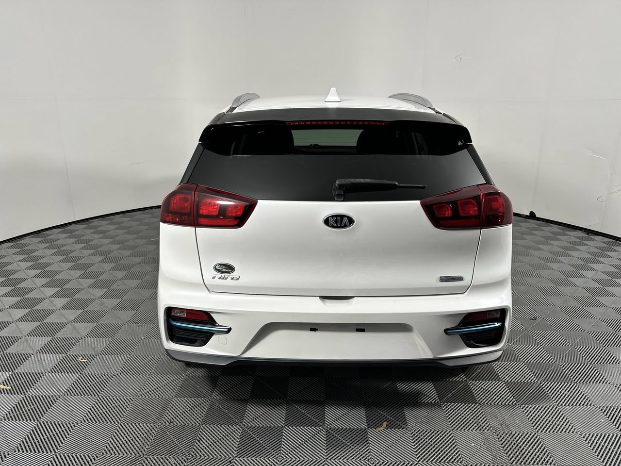 Used 2021 Kia Niro EX FWD image 21