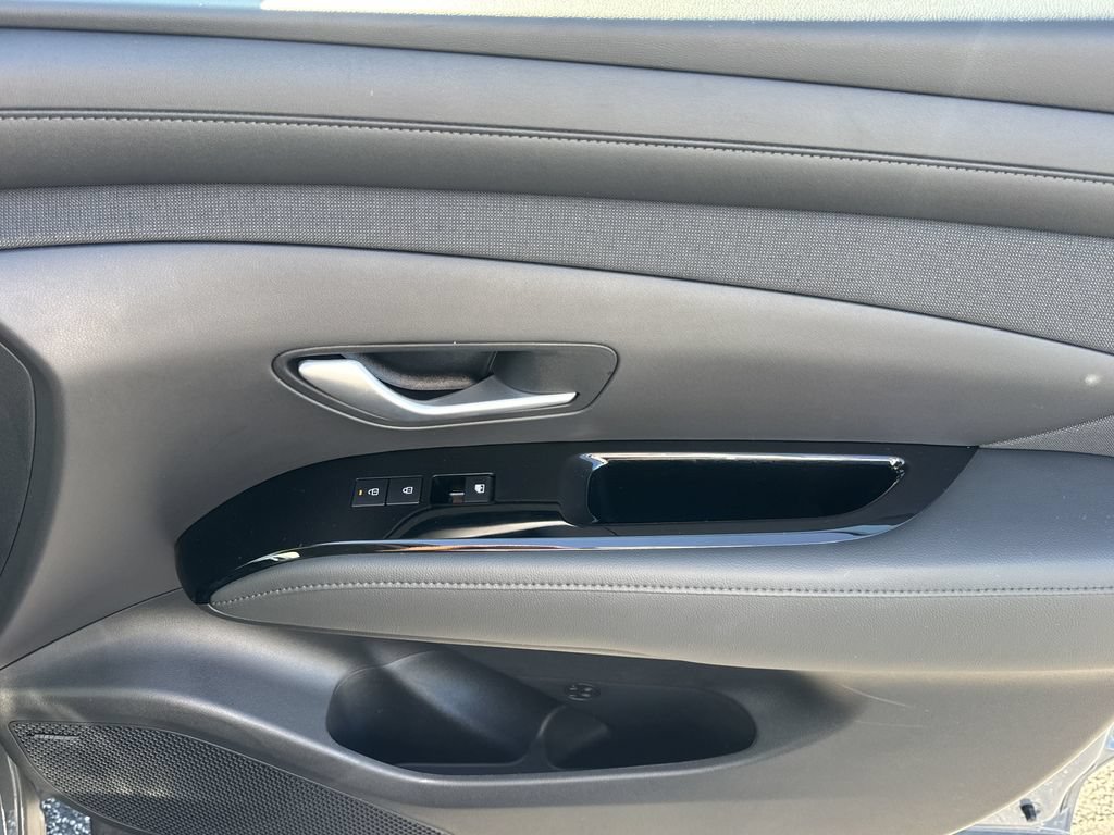 Used 2025 Hyundai Tucson Limited AWD/4WD image 14